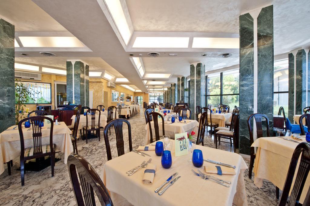 Hotel Diplomat Palace Rimini Luaran gambar