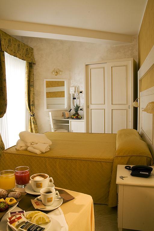 Hotel Diplomat Palace Rimini Luaran gambar