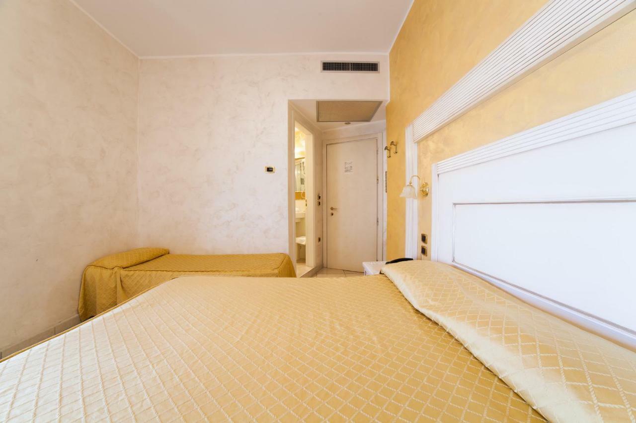 Hotel Diplomat Palace Rimini Luaran gambar