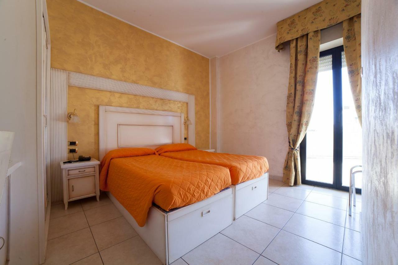 Hotel Diplomat Palace Rimini Luaran gambar