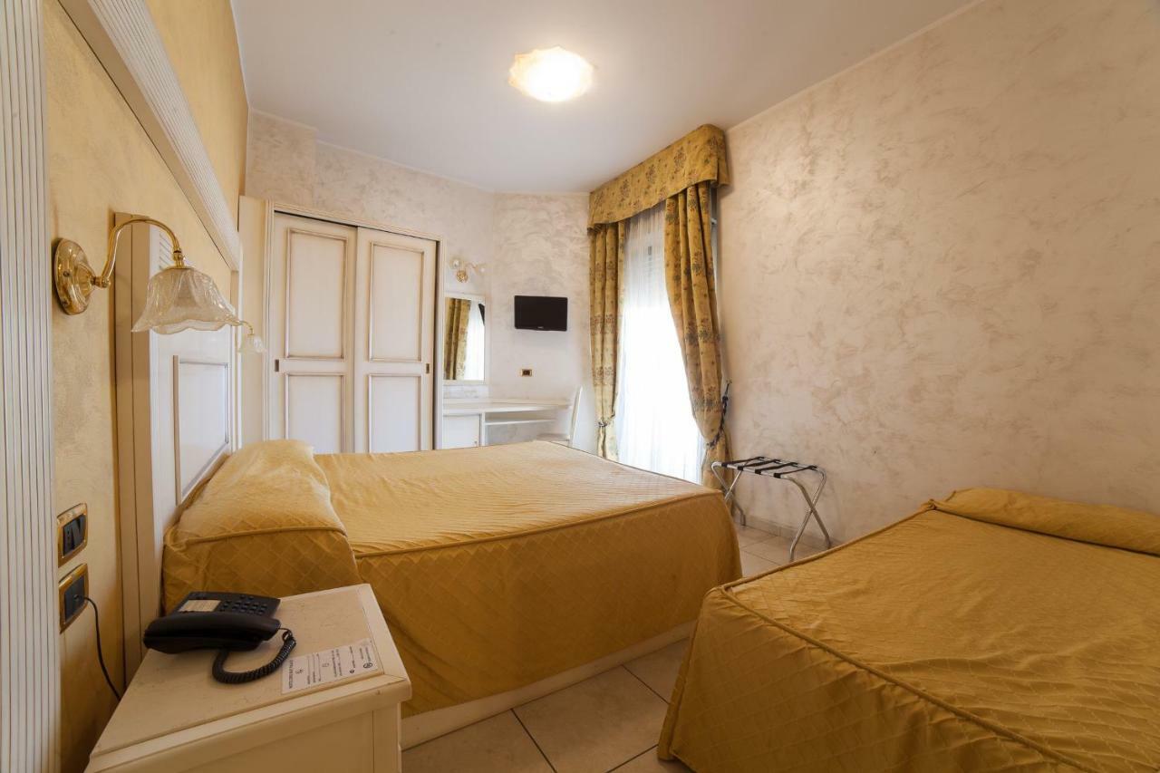 Hotel Diplomat Palace Rimini Luaran gambar