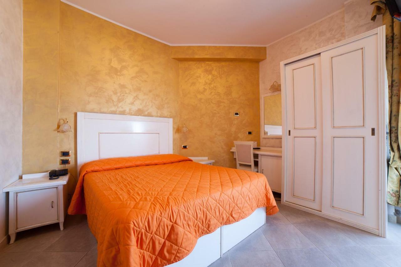Hotel Diplomat Palace Rimini Luaran gambar