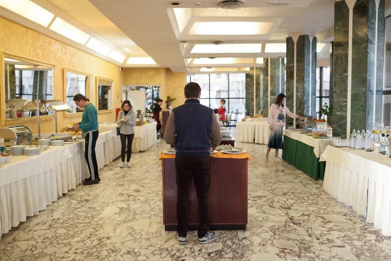 Hotel Diplomat Palace Rimini Luaran gambar